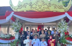 Upacara HUT Ke-80 RI Berlangsung Khidmat, Kapolres Pesisir Barat Ajak Masyarakat Perkuat Kesatuan