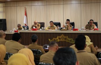 Rakor Triwulan Bupati Lambar Ajak OPD Kompak Optimalkan Potensi.